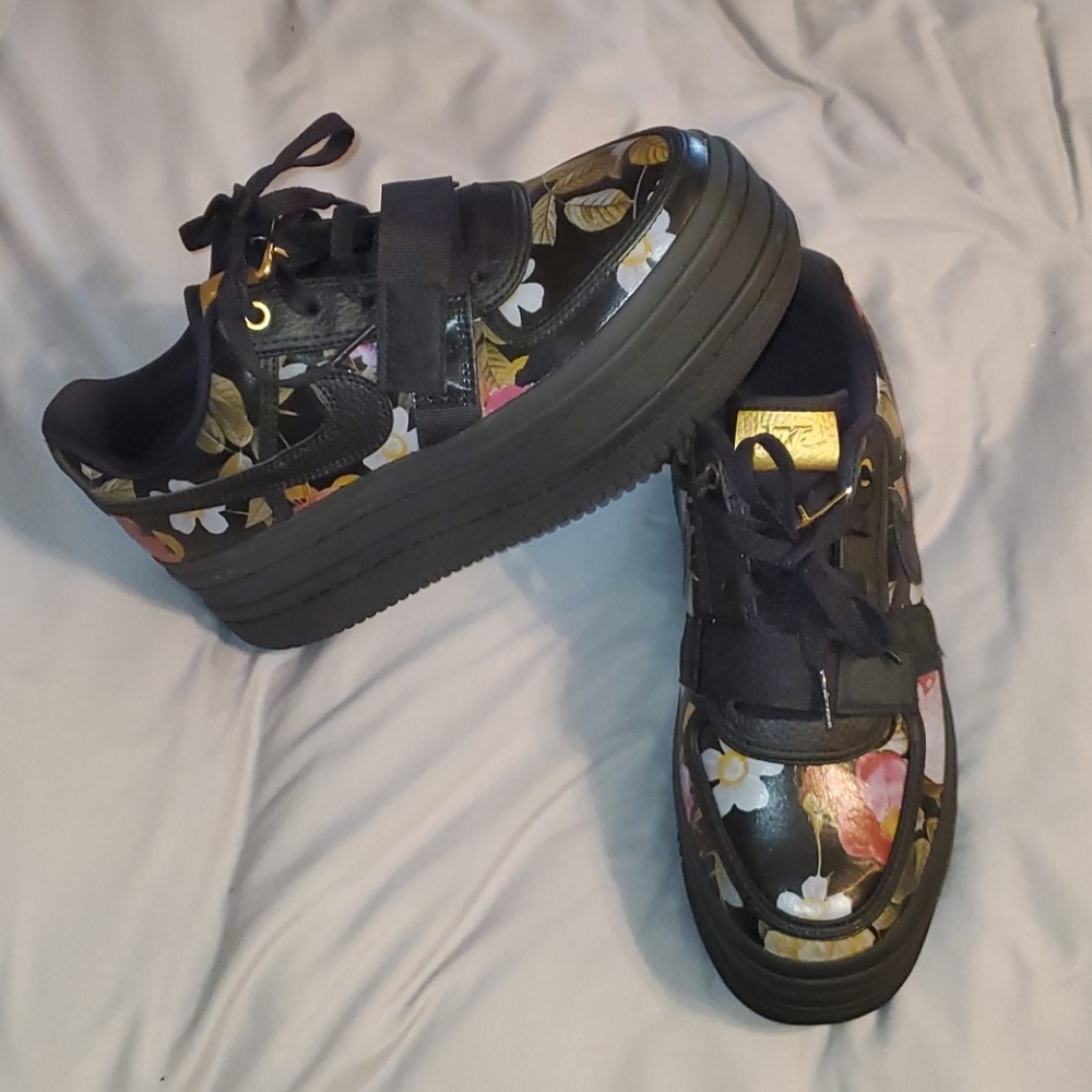 ❤Nike Platform Floral Air Force Ones❤